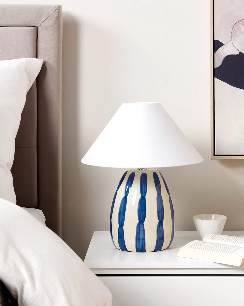 Lampada da Tavolo in Ceramica Luchetti di Beliani - Design Elegante con Combinazione Beige Chiaro e Blu