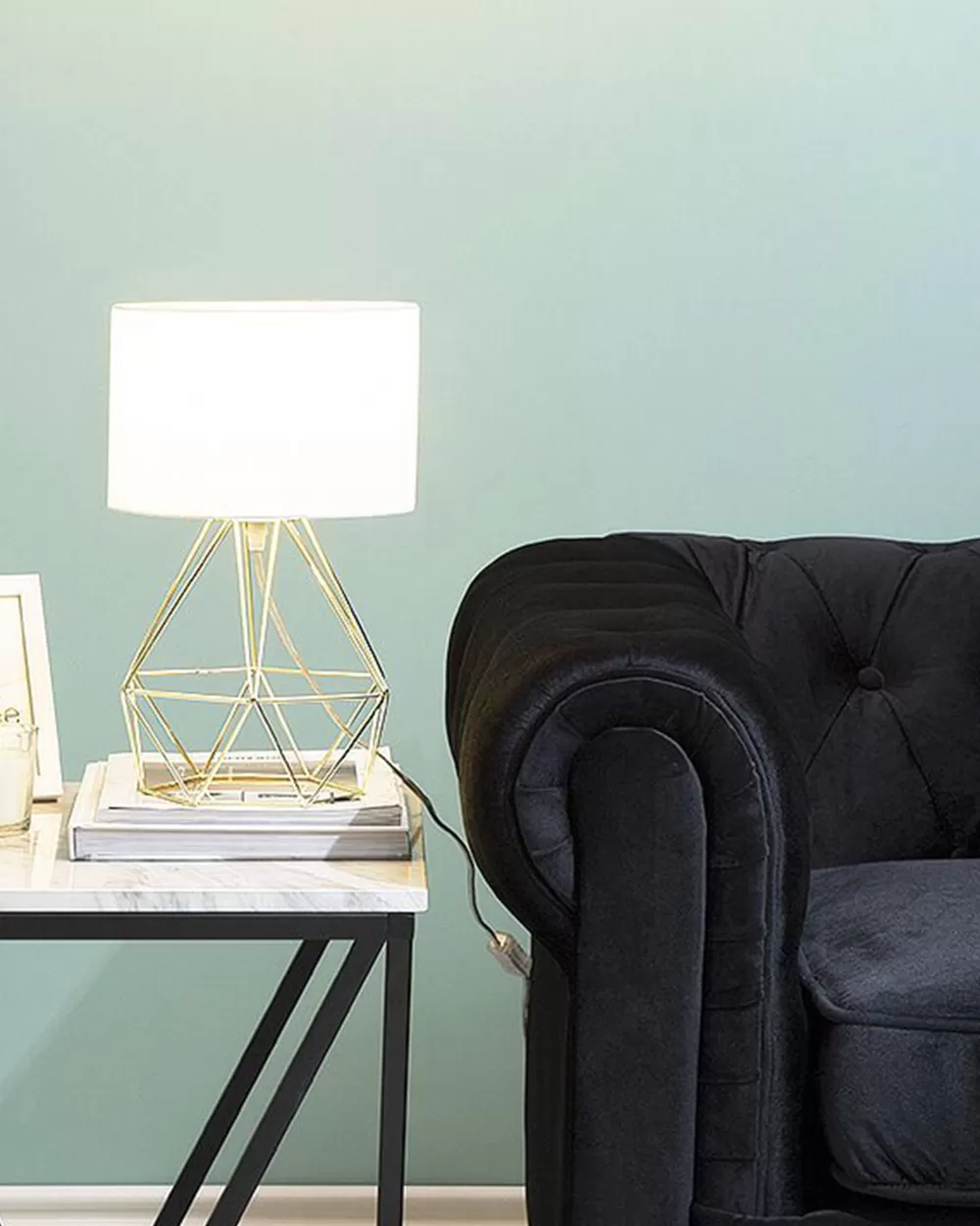 Lampada da Tavolo Beliani in Metallo Dorato - Design Moderno Maroni con Finitura Lucida