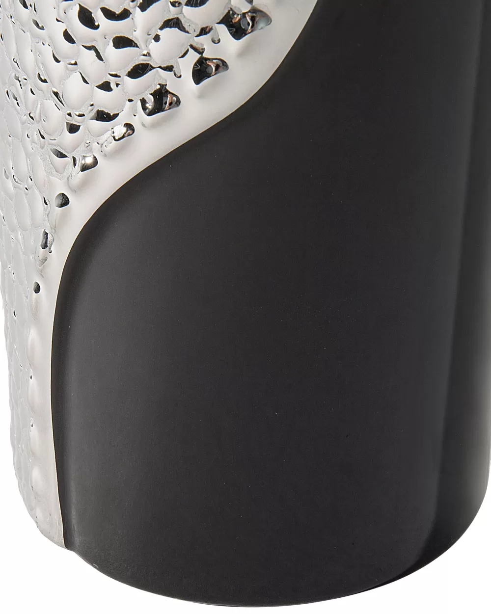 Lampada da tavolo Beliani in porcellana - design elegante in doppia finitura nero/argento modello Aiken