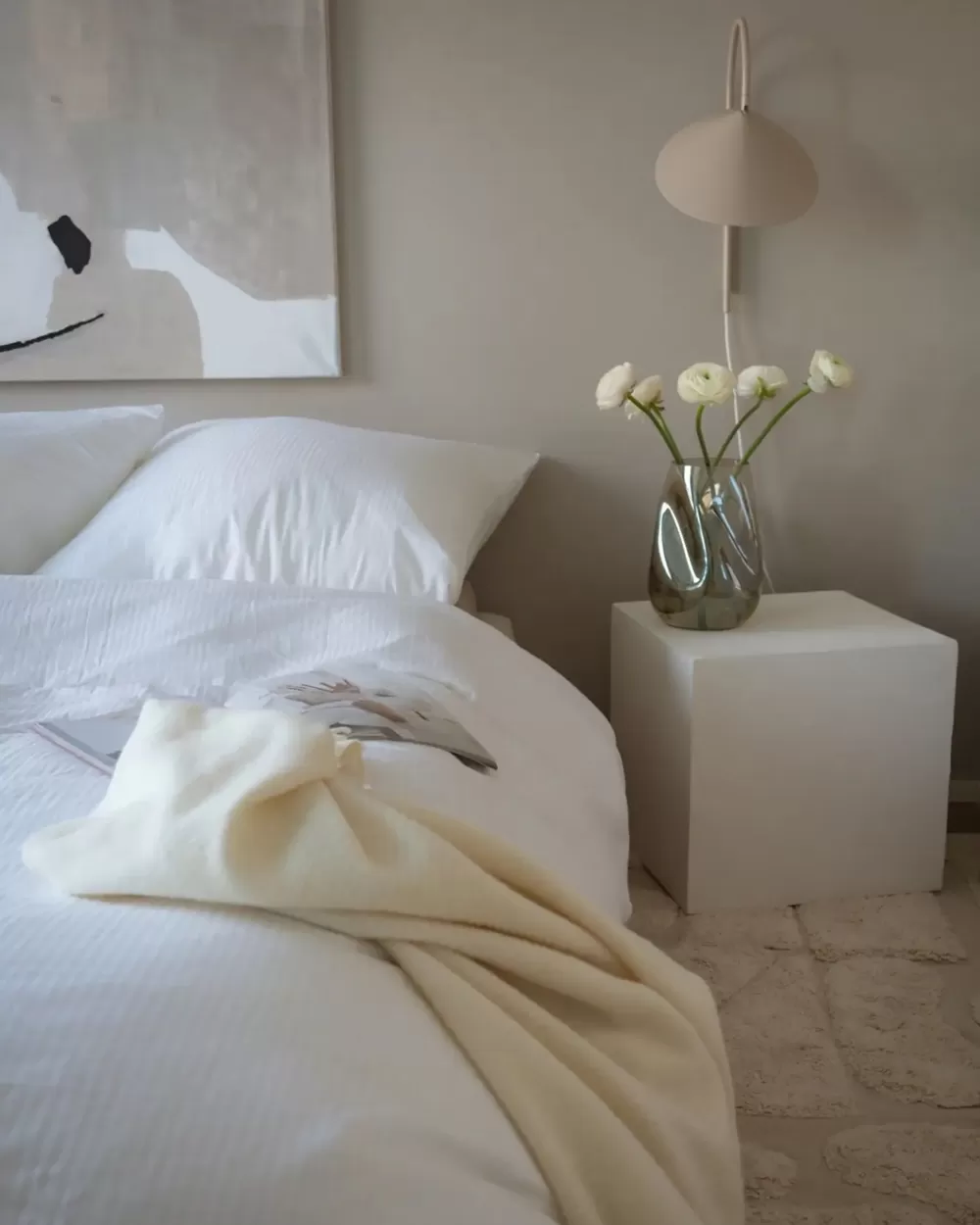 Set Lenzuola Beliani Avondale in Satinato di Cotone - Confezione Completa 240x220 cm, Bianco Ghiaccio