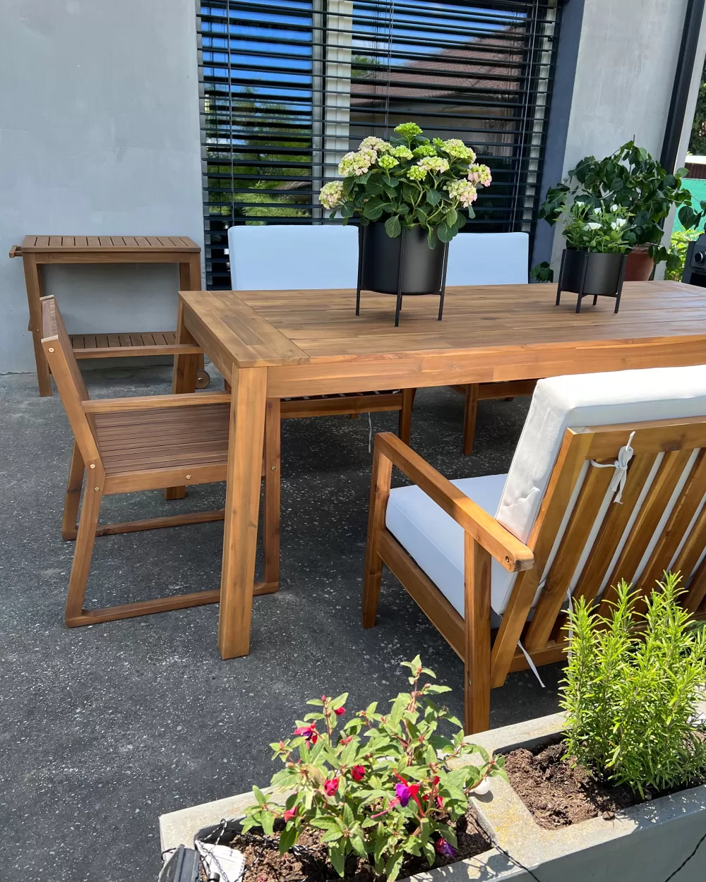 Beliani Outlet - Tavolo da Esterno in Legno di Acacia Chiaro, Design Elegante 210x90 cm - Ideale per Spazi Aperti, Collezione Livorno