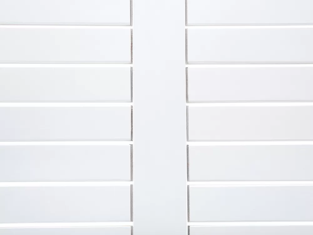Tavolo da Giardino Beliani in Legno di Acacia - Design Scandinavo, Bianco Luminoso, 100x55 cm - Collezione Baltica