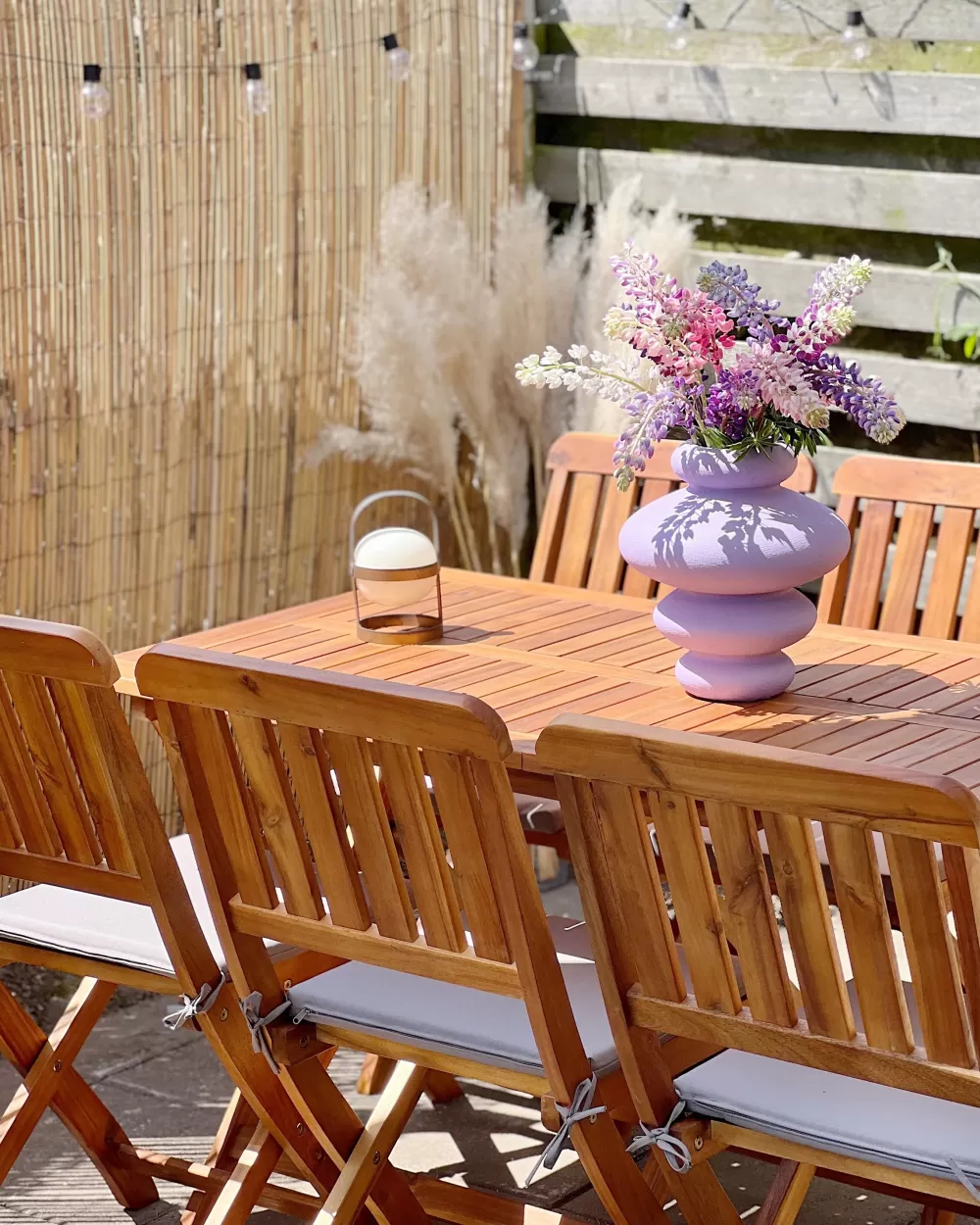 Beliani - Elegante Set da Esterno con Tavolo e 6 Sedie Cento, Ideale per Pranzi all'Aperto in Giardino