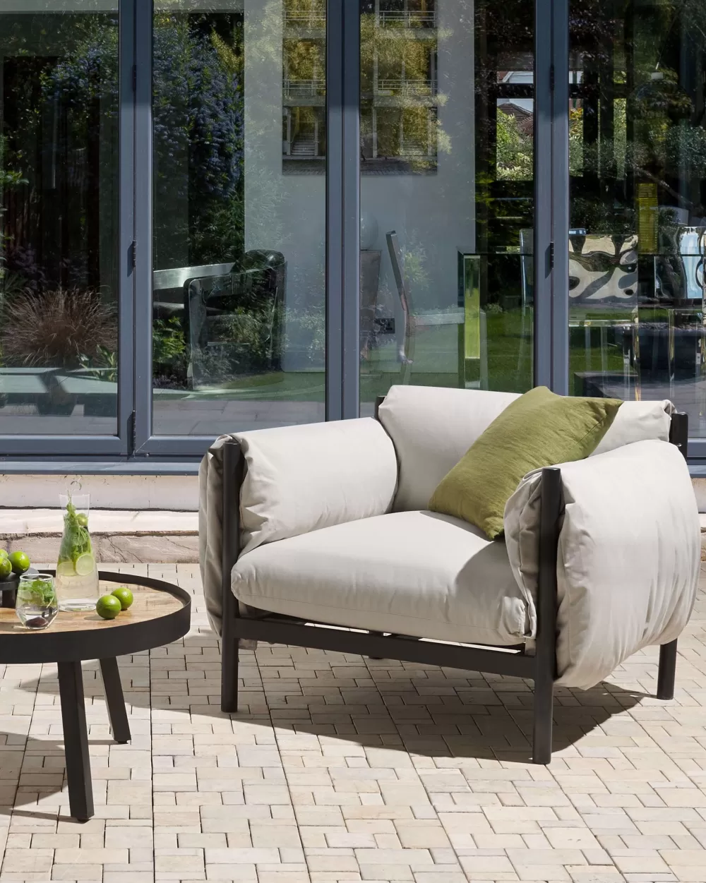 Beliani Design Moderno: Poltrona da Giardino in Alluminio Leggero, Grigio Perla - Relax Contemporaneo per Esterni