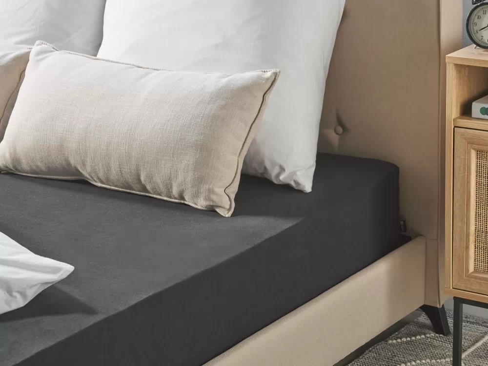 Lenzuolo Beliani in Cotone Pre-Ondulato Nero con Finitura Antiscivolo - 90x200 cm Collezione Hofuf