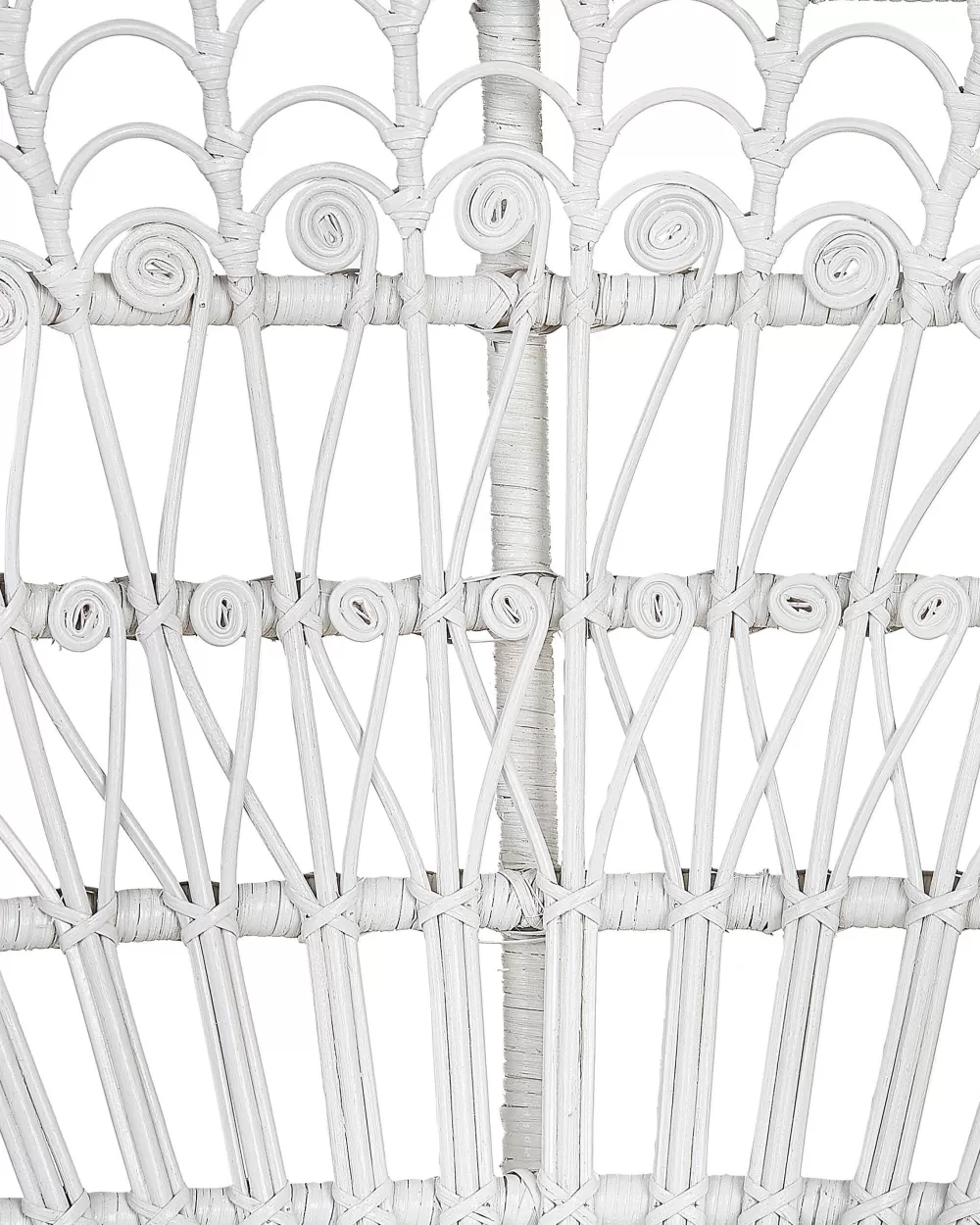 Beliani Sedia Pavone in Vimini Intrecciato Bianco Avorio - Design Elegante con Schienale Decorativo, Stile Classico e Comfort Raffinato per Arredamenti Moderni - Modello Emmanuelle