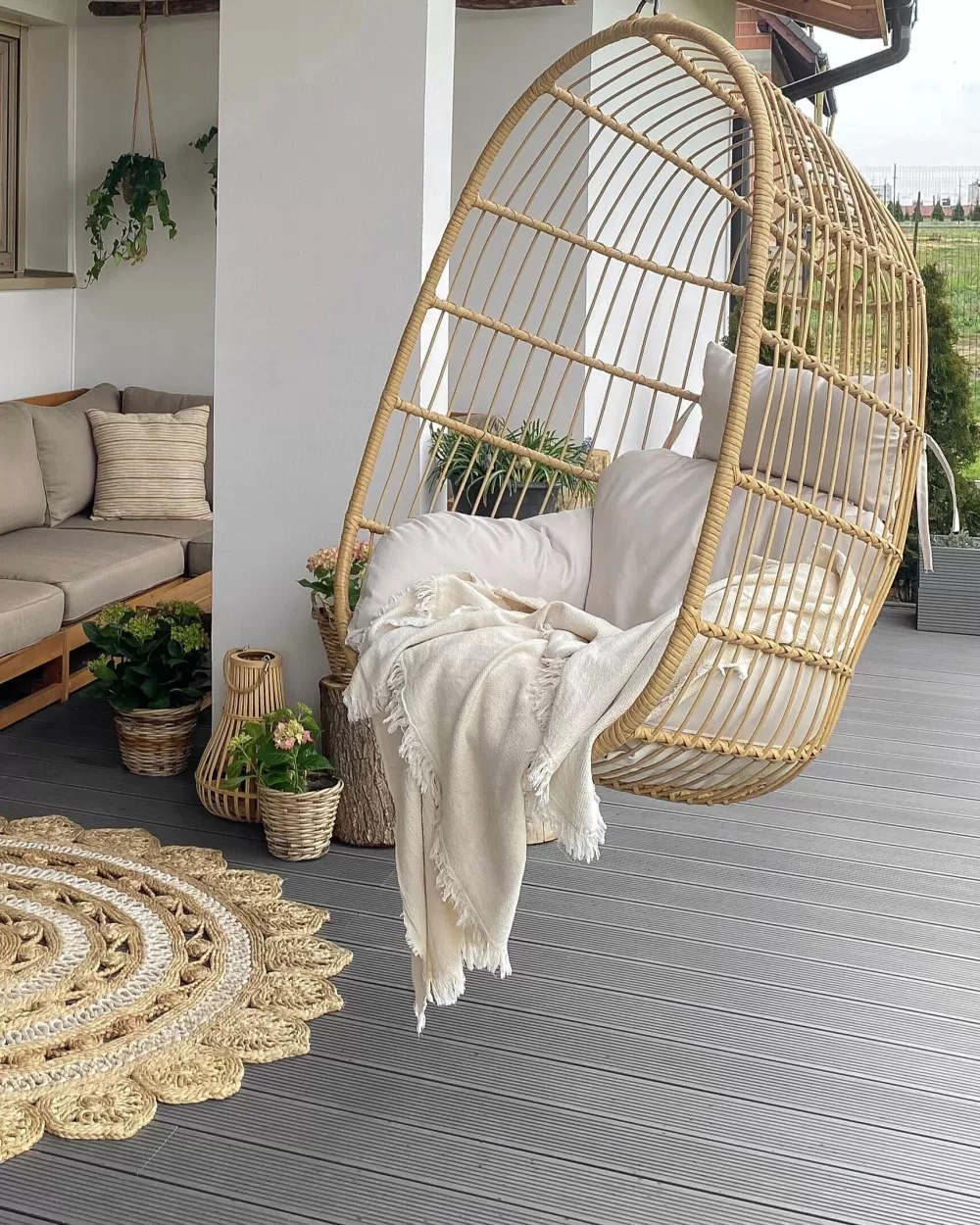 Promo Lampo: Sospensione Elegante con Base in Rattan Poliestere e Dettagli Naturali - Beliani Casoli