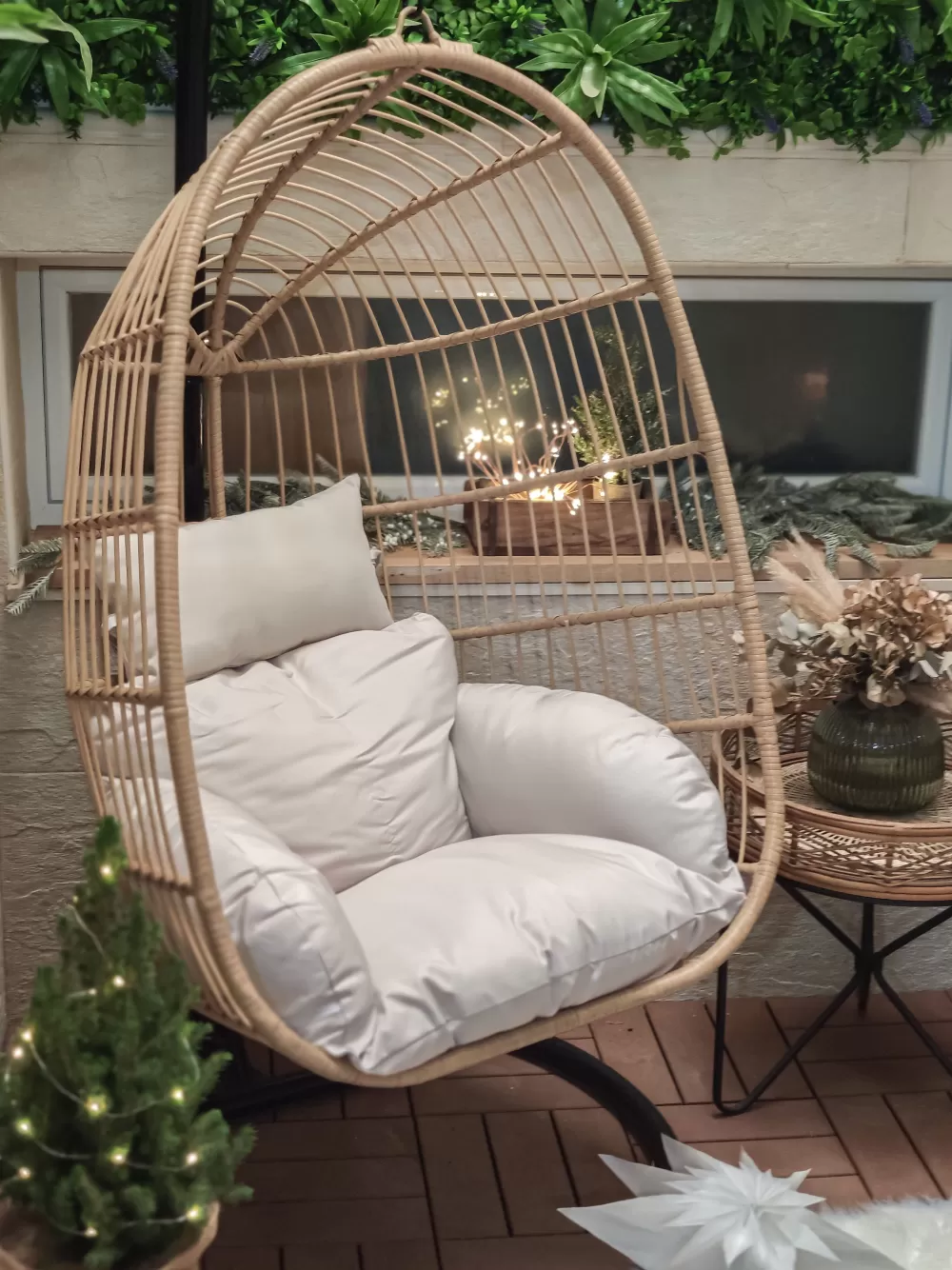 Promo Lampo: Sospensione Elegante con Base in Rattan Poliestere e Dettagli Naturali - Beliani Casoli