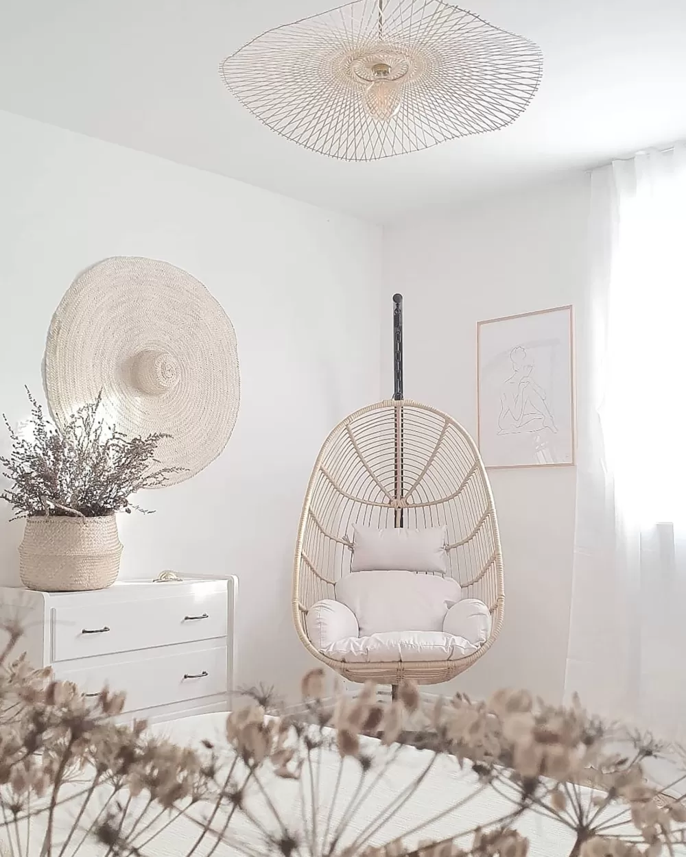 Promo Lampo: Sospensione Elegante con Base in Rattan Poliestere e Dettagli Naturali - Beliani Casoli