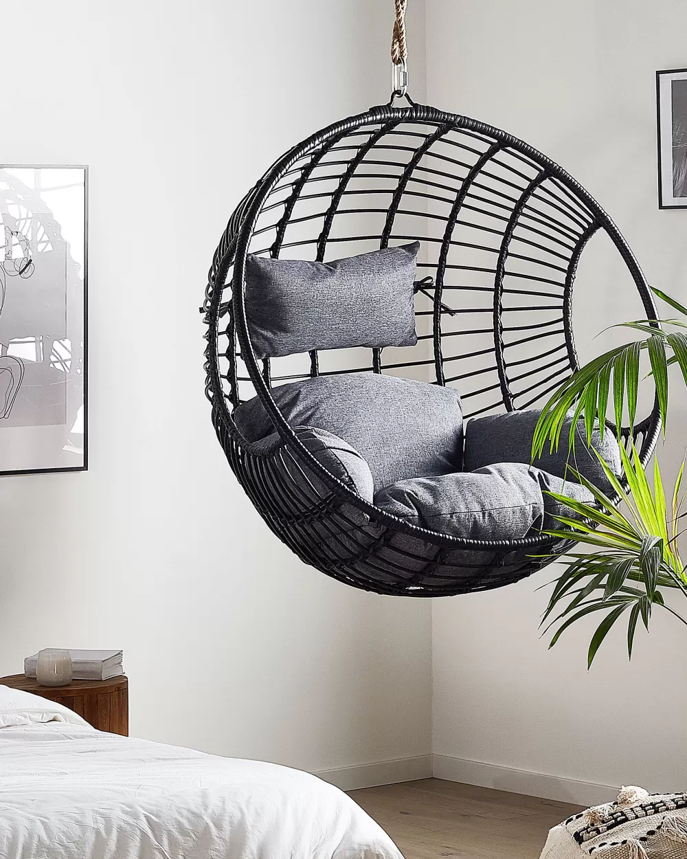 Sconto Esclusivo: Sedia a Dondolo Beliani Aspio in Poliestere - Design Moderno con Struttura Regolabile, Colore Nero Opaco per Interni ed Esterni