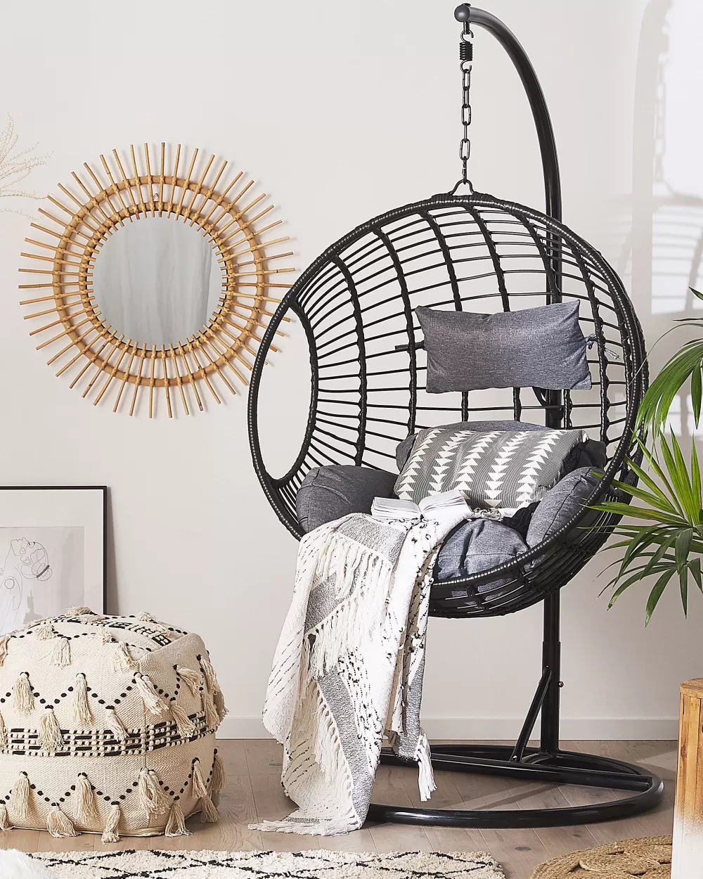 Sconto Esclusivo: Sedia a Dondolo Beliani Aspio in Poliestere - Design Moderno con Struttura Regolabile, Colore Nero Opaco per Interni ed Esterni