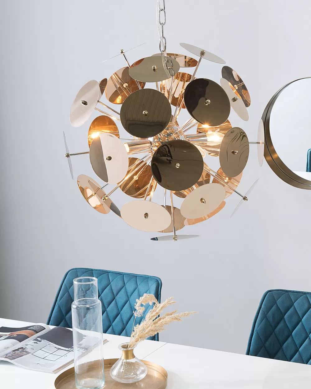 Lampadario sospeso Beliani a 4 luci - Design Zambezi in acciaio inossidabile con inserti ramati, rapporto qualità-prezzo ottimale per ambienti moderni