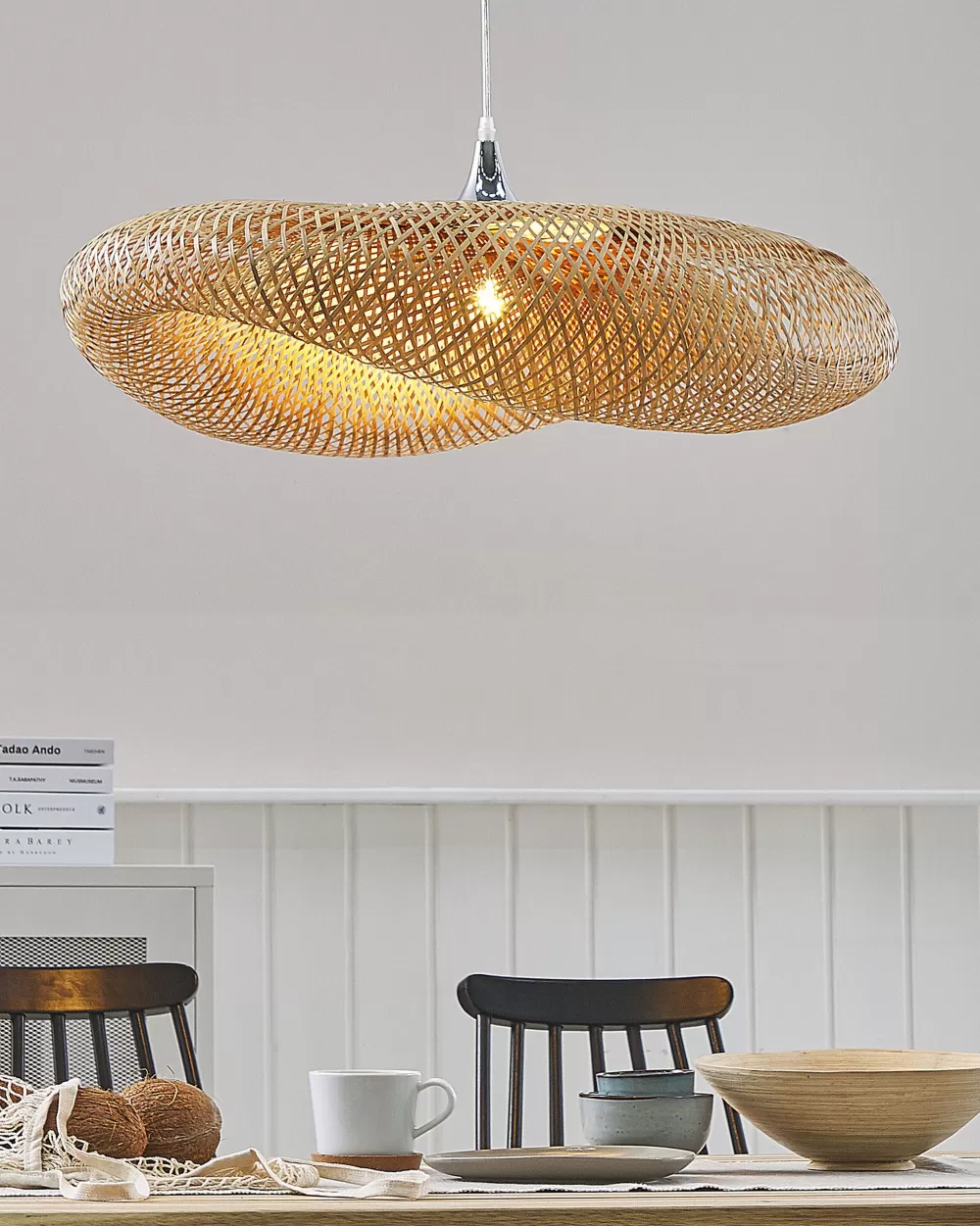 Lampada a Sospensione in Bambù e Legno Chiaro - Design Minimalista Boyne per Interni Moderni | Beliani

Elegante Sospensione in Bambù Naturale - Modello Boyne con Rifiniture in Legno Chiaro | Illuminazione D'Atmosfera Beliani

Lampadario Sospeso Compatto in Fibra di Bambù - Linea Boyne con Struttura Leggera in Tonalità Chiare | Collezione Beliani