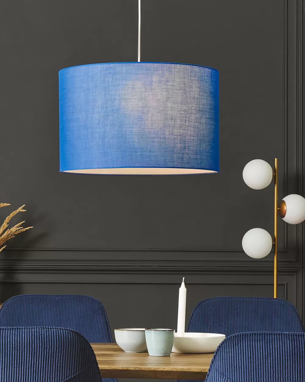 Lampada Sospesa Elegante con Paralume in Tessuto - Design Moderno Beliani, Blu Cielo Dulce per Soggiorno Contemporaneo
