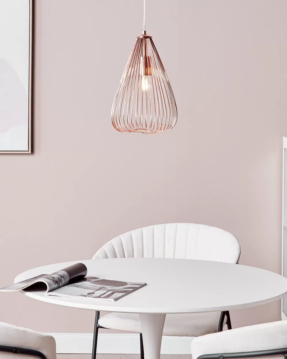 Lampadario sospeso Beliani in metallo ramato a conca - Design elegante per interni moderni