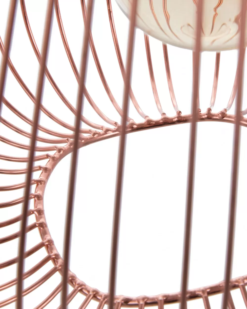 Lampadario sospeso Beliani in metallo ramato a conca - Design elegante per interni moderni