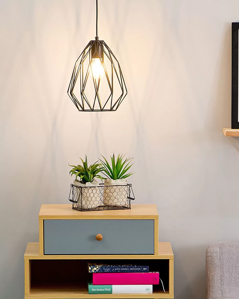 Lampada a sospensione Beliani in metallo opaco - Design lineare nero Magra per interni moderni