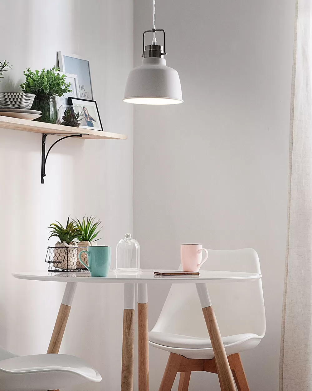 Lampadario Sospeso Beliani Narmada - Design Contemporaneo in Metallo Opaco Bianco Crema