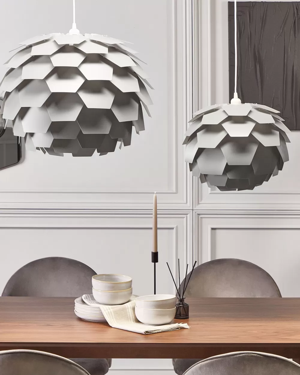 Lampada Sospesa Beliani in Plastica Grigio Antracite, Design Moderno con Sfumature Segrete per Ambienti Interni