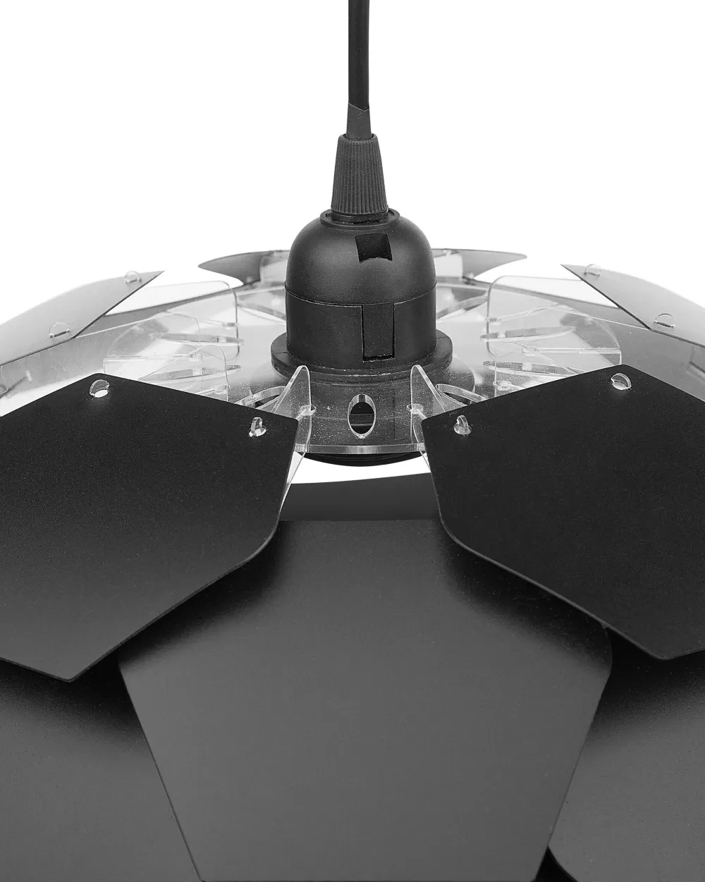 Beliani - Lampadario Sospeso Moderno in Plastica Opaca, Nero Assoluto, Ideale per Soggiorno o Cucina, Modello Segre (Grandi Dimensioni)