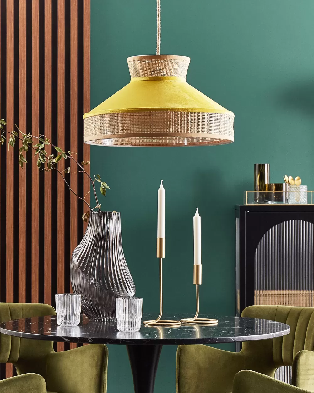Lampada sospesa Beliani Rottinki - Doppia finitura giallo senape e naturale con dettagli in corda - Modello Batali