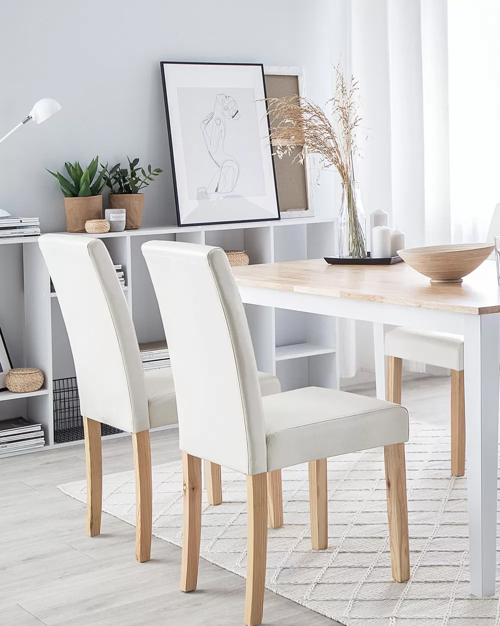 Beliani Tavolo da Pranzo in Legno Gomma Naturale, Design Scandinavo Bianco e Chiaro - Dimensioni 114x68 cm Collezione Georgia