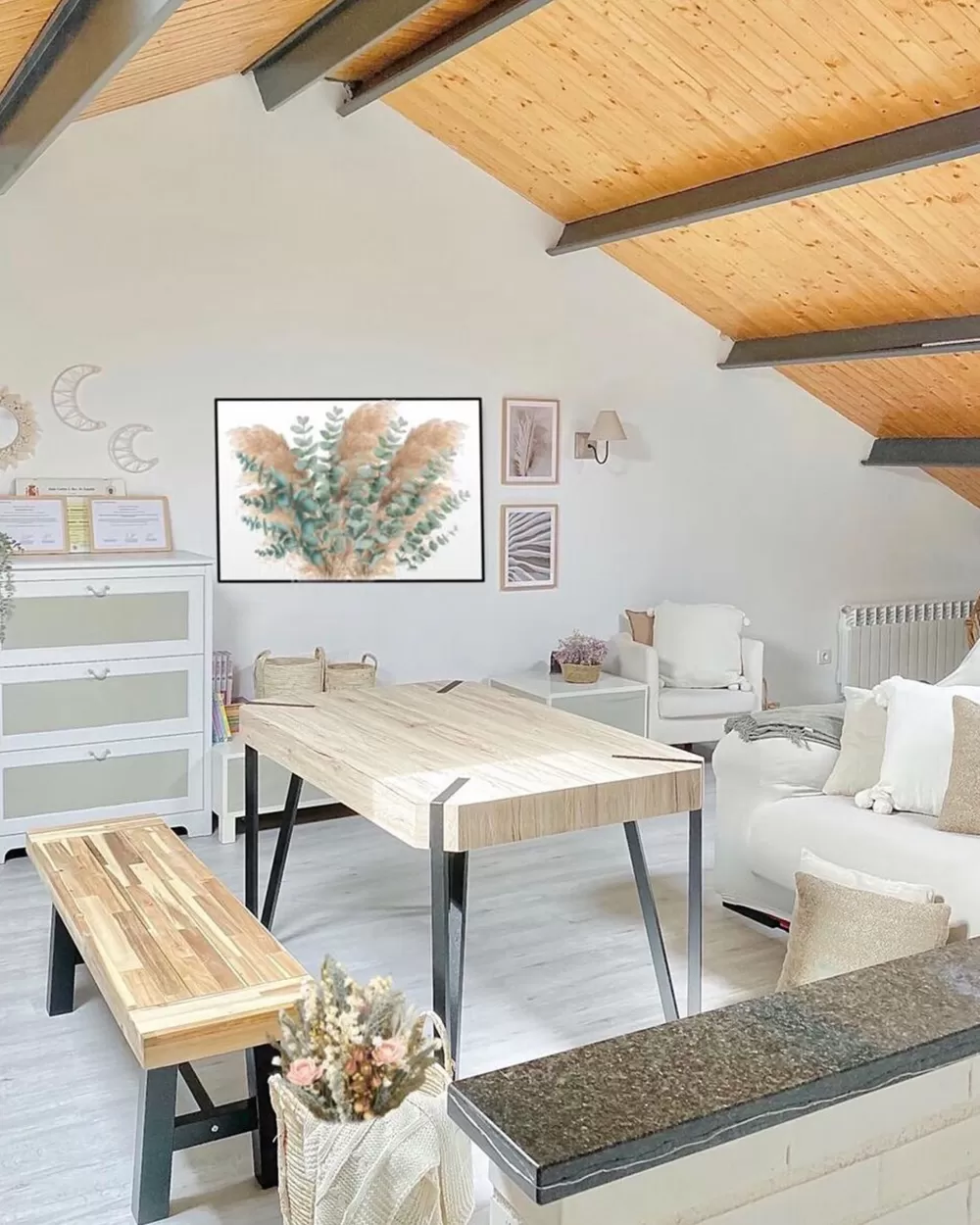 BELIANI - Tavolo da Pranzo Elegante in Legno Chiaro e Nero, Dimensioni 130x80 cm, Design Moderno Cambell