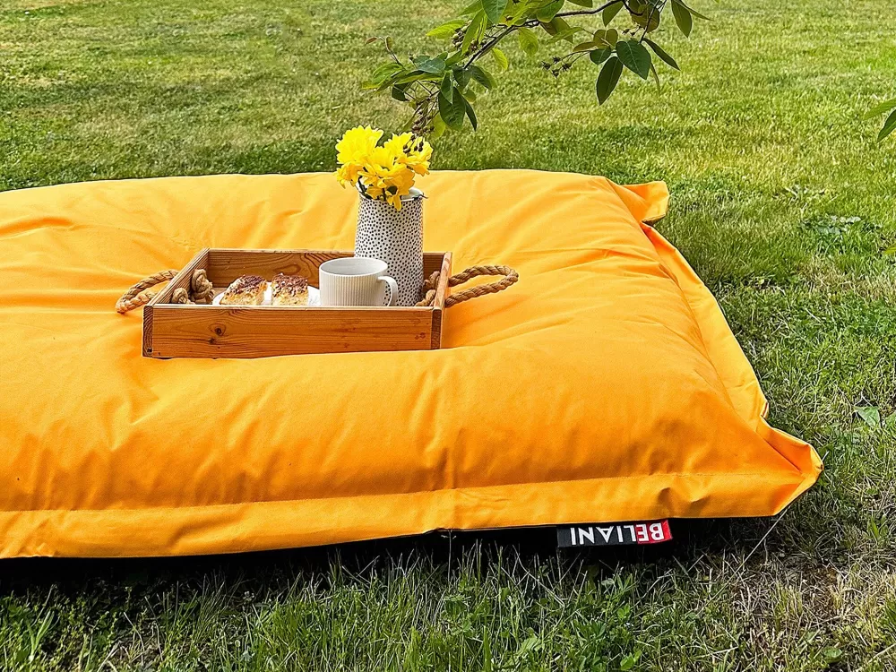 Beliani Sedia a Sacco Gialla con Rivestimento in Nylon Morbido, 140x180 cm - Poltrona Comoda a Forma di Sacco con Copriletto Peluche, Design Moderno per Interni