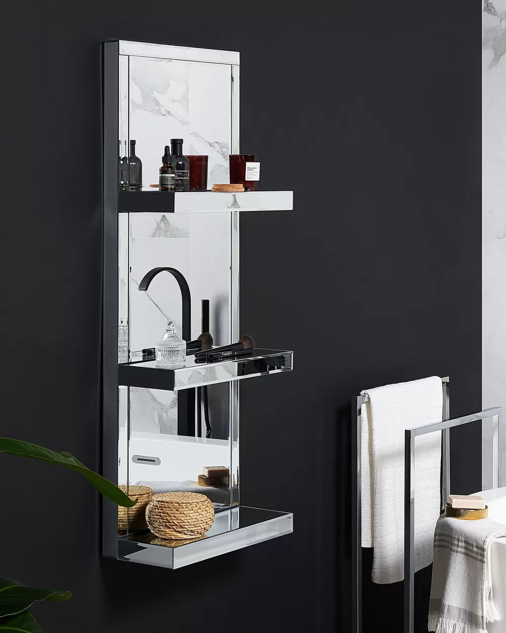 Beliani Mensola Specchiata Moderna a 3 Ripiani con Design Elegante - Collezione Gaona in Argento Lucido