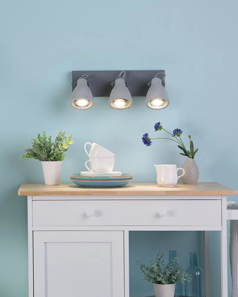Lampada a Sospensione Moderna con 3 Luci in Cemento Grigio Chiaro - Design Essenziale Mistago by Beliani
