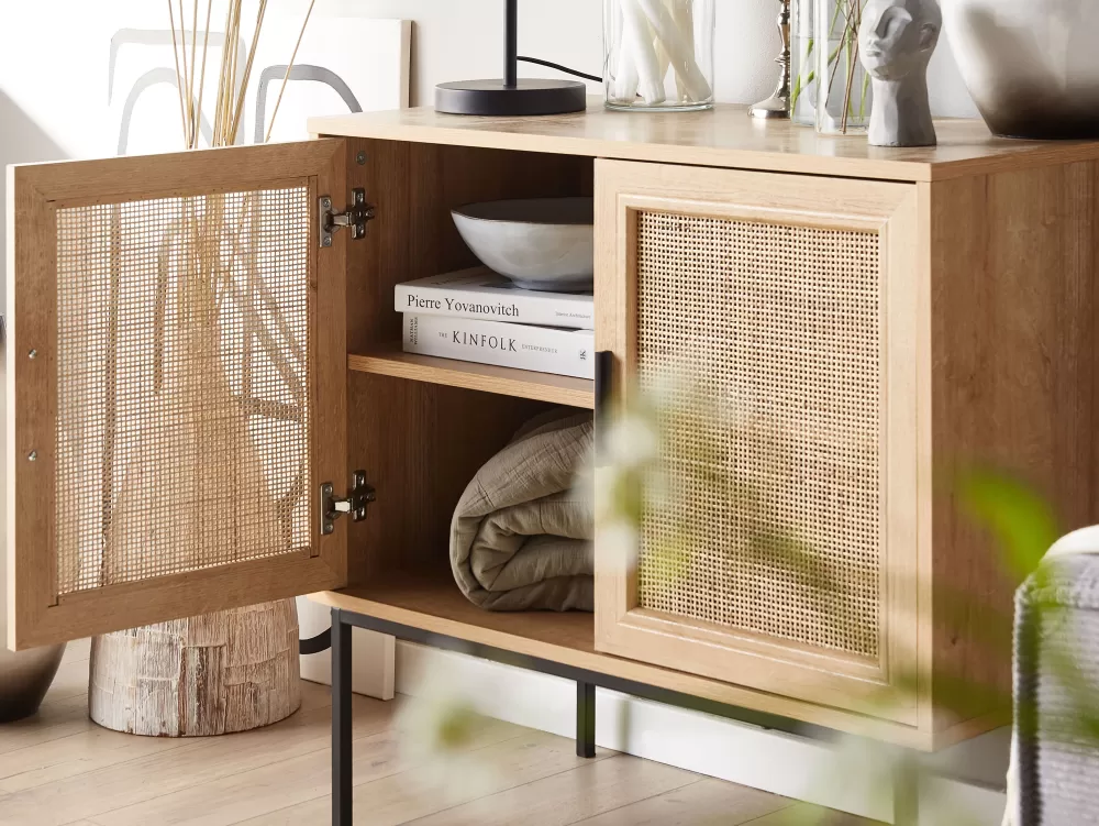 Beliani Mobiletto Senkki con 2 Ante e 4 Ripiani, Design Moderno in Legno Chiaro - Linea Pasco per Organizzazione Funzionale