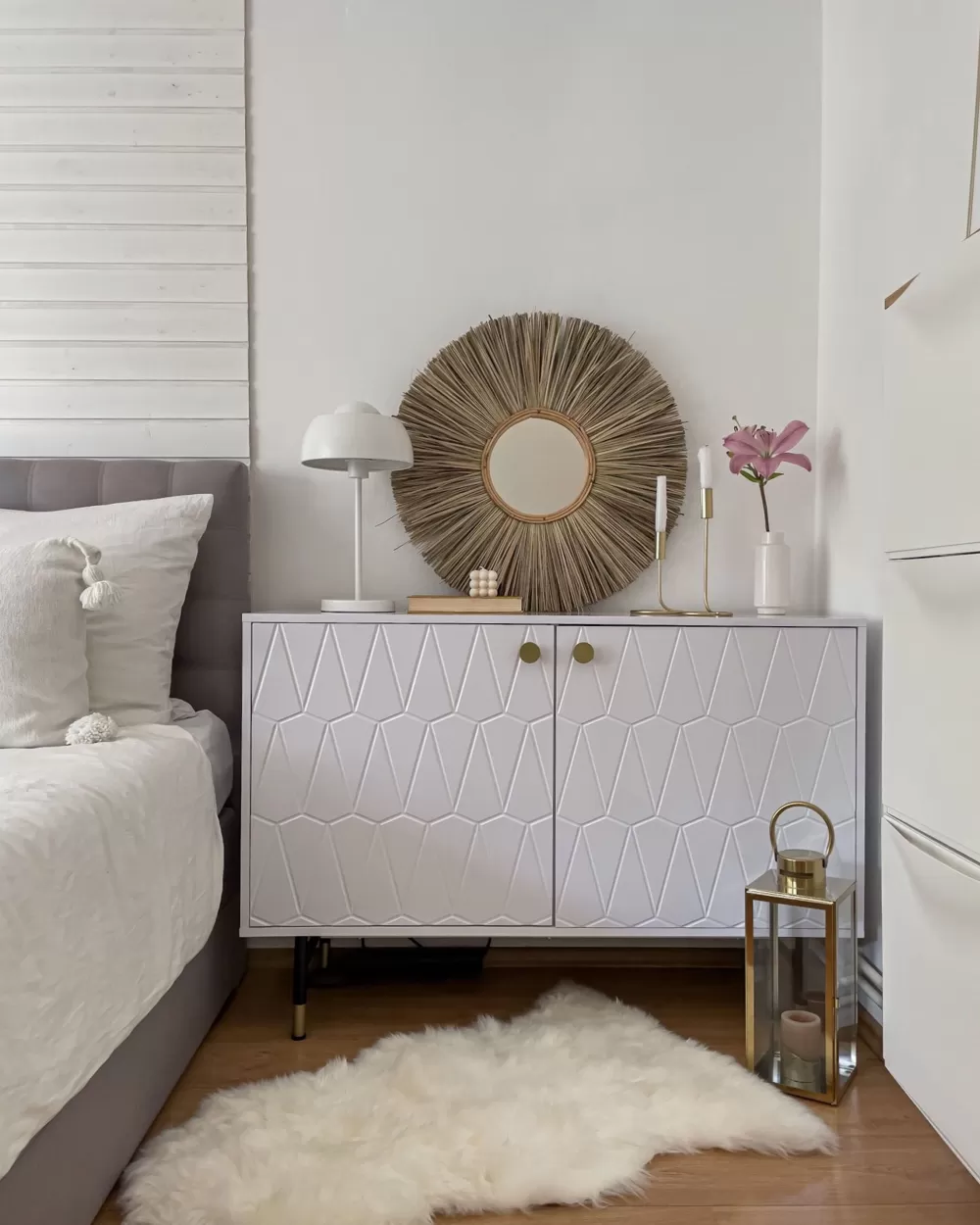 Adante Armadio Moderno con 4 Ante Senkki - Design Minimalista in Bianco Lucido Beliani, Soluzione Compatta per Organizzazione Effciente