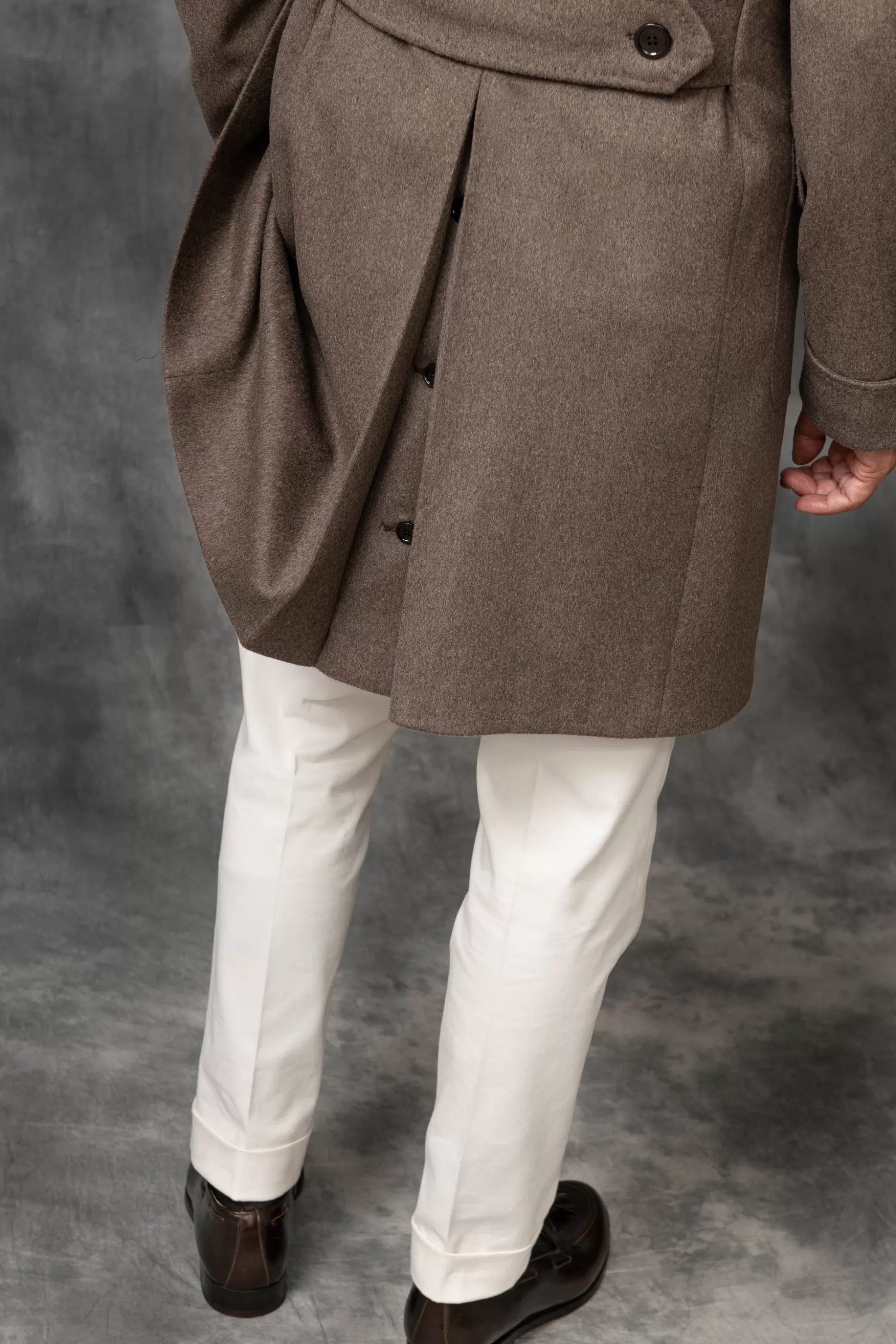 Pini Parma: Cappotto Polo in Lana Loro Piana Taupe - Confezionato a Mano in Italia con Sconto Esclusivo