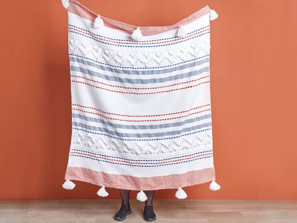 Coperta in Pile Multiuso 130x150 cm con Design a Righe - Accogliente e Versatile, Ideale per Tutte le Stagioni - Di Beliani