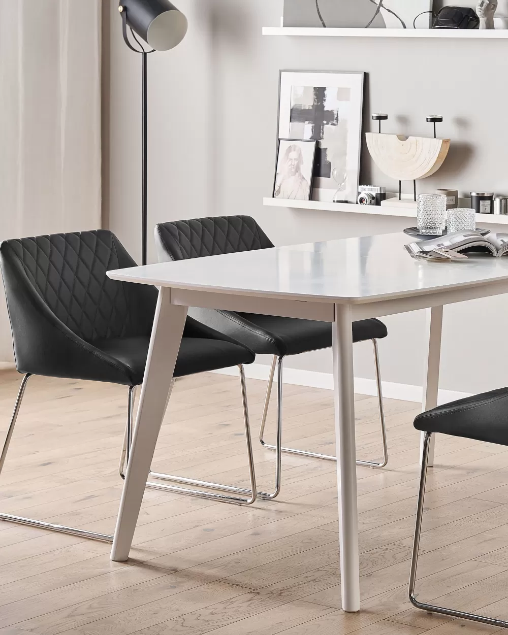 Beliani Set di 2 Sgabelli in Ecopelle Nera, Design Arcata - Comodi e Moderni