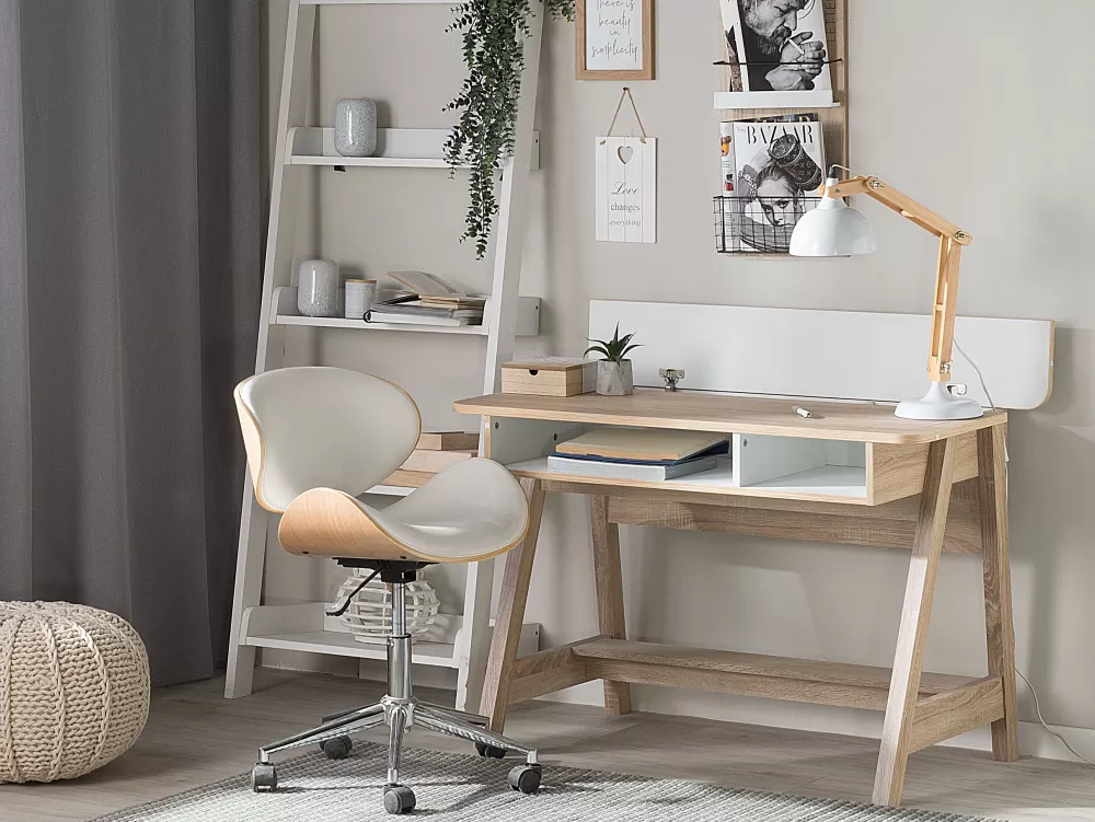 Beliani Scrivania Moderna con Mensola Integrata - Design Minimalista in Legno Chiaro e Bianco, Dimensioni Compatte 110x60 cm - Soluzione Pratica per Ufficio o Camera dei Ragazzi