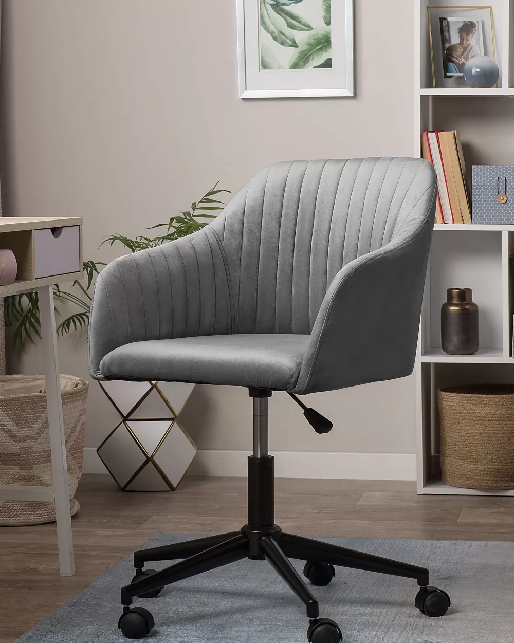 Elegante Poltrona Beliani in Velluto Grigio Antracite - Design Ispirato a Venezia