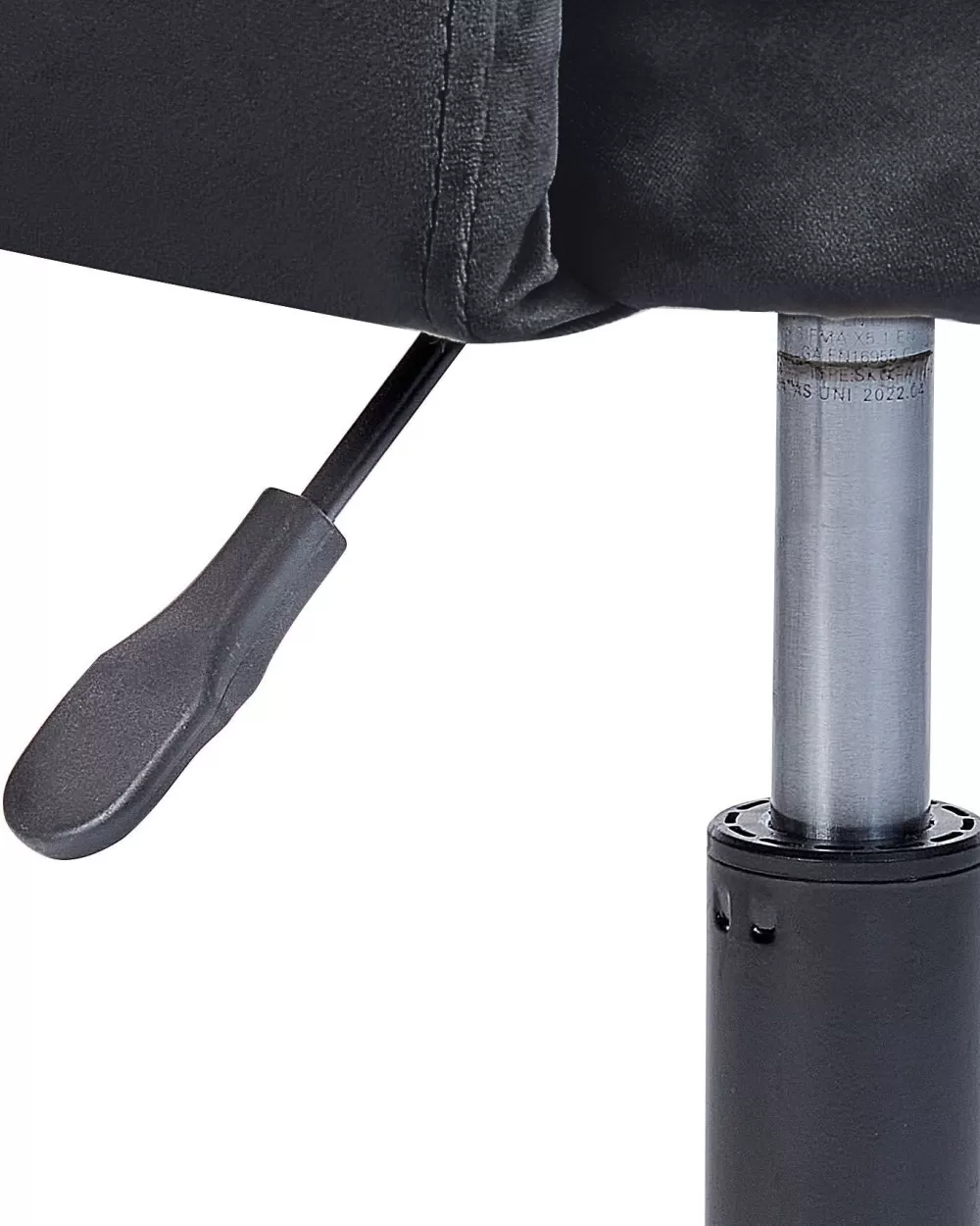 Beliani Design: Poltrona Moderna in Velluto Confortevole, Nero Sanilac - Elegante per Soggiorno
