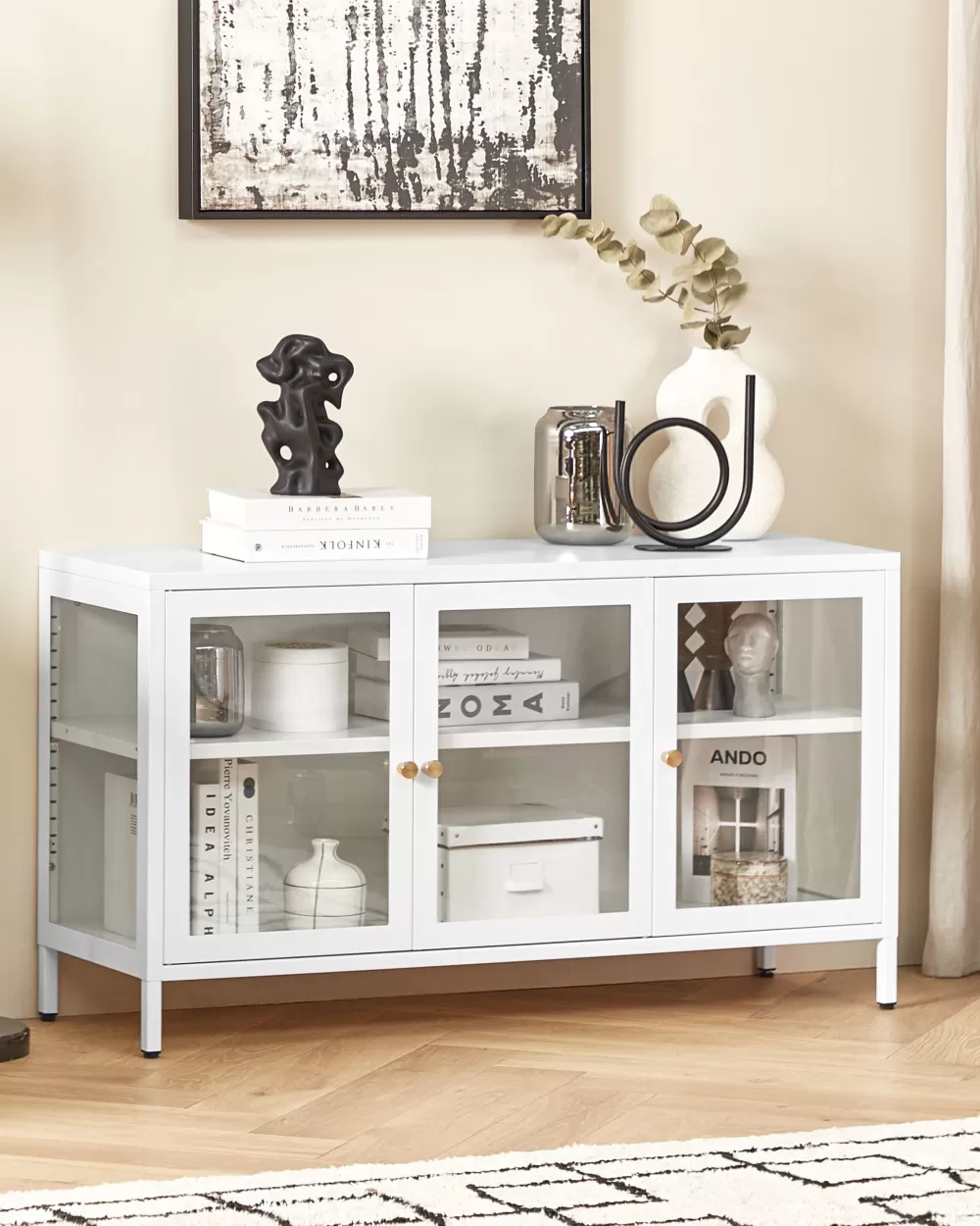 Vetrina Moderna Newport con 3 Ante e 2 Ripiani – Credenza in Acciaio Bianco per Soggiorno o Cucina, Design Elegante Beliani